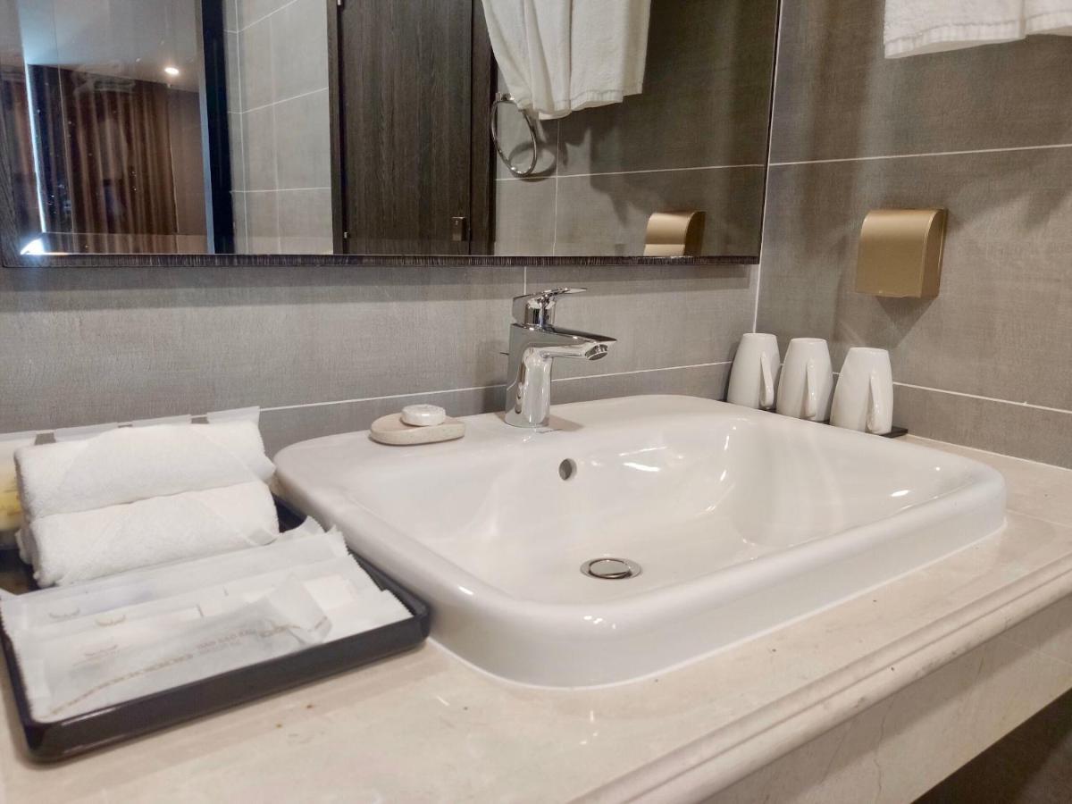 Deluxe Twin Room with City View